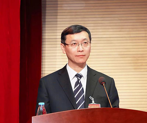 党委委员,副院长孙志坚同志宣读关于《2019年医院规划建设工作报告》