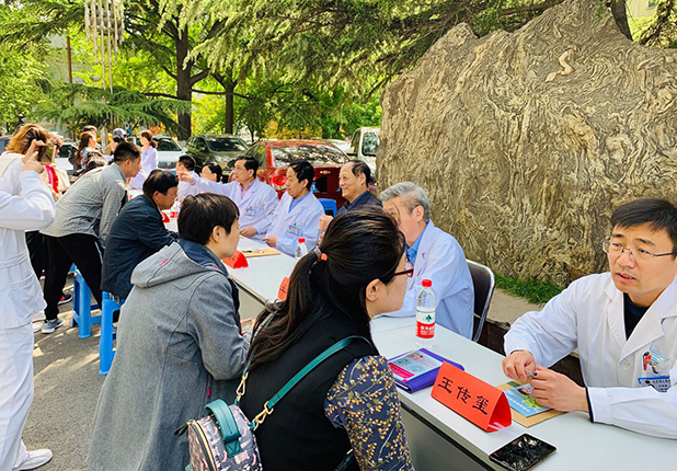 科学抗癌,预防先行||山东省立医院开展肿瘤防治宣传周义诊活动