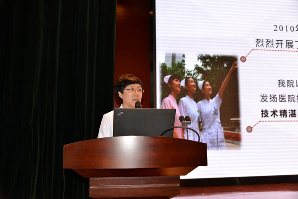 4-护理部主任李振香诠释“暖护•匠心”品牌内涵.jpg 4-护理部主任李振香诠释“暖护•匠心”品牌内涵.jpg