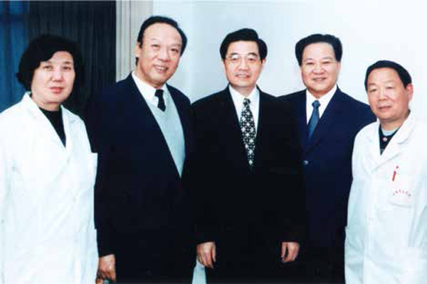 (修改定稿)省立医院画册内文预览0907_210x285预览(4)-13.jpg (修改定稿)省立医院画册内文预览0907_210x285预览(4)-13.jpg