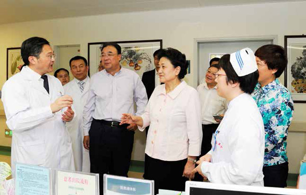 (修改定稿)省立医院画册内文预览0907_210x285预览(4)-22.jpg (修改定稿)省立医院画册内文预览0907_210x285预览(4)-22.jpg