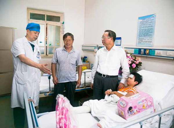 (修改定稿)省立医院画册内文预览0907_210x285预览(4)-27.jpg (修改定稿)省立医院画册内文预览0907_210x285预览(4)-27.jpg