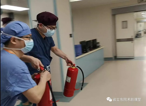 amnh3fxx.jpg amnh3fxx.jpg