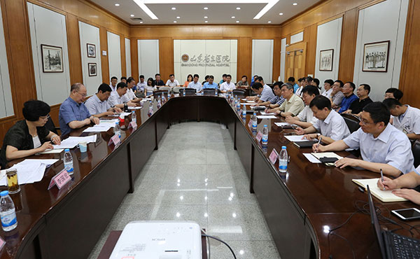 8月6日，医院特邀国家级评审专家来院辅导医院评审评价工作