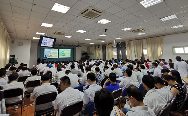 7月31日，医院召开医院评审评价工作培训会