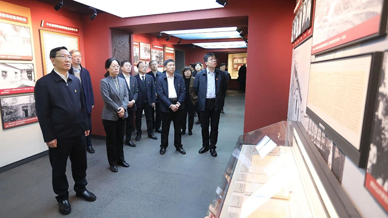山东第一医科大学附属省立医院新一届党委班子参观中共山东早期历史纪念馆并重温入党誓词