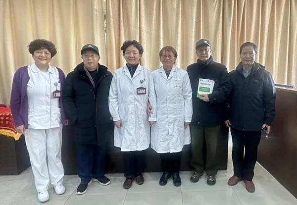 锦旗载深情,仁心护健康——一面“没有终点”的锦旗背后的医患厚谊 锦旗载深情,仁心护健康——一面“没有终点”的锦旗背后的医患厚谊