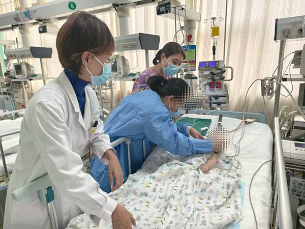 山东第一医科大学附属省立医院小儿重症医学科开展“家长开放日”活动