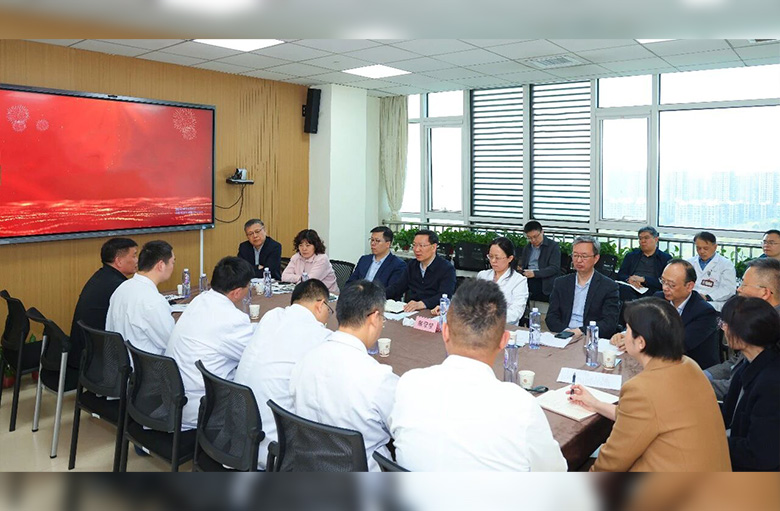 党委书记吴向东、院长秦莹莹调研医院脑机接口病房工作开展情况 党委书记吴向东、院长秦莹莹调研医院脑机接口病房工作开展情况