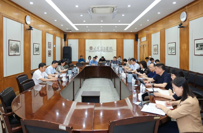 山东第一医科大学附属省立医院召开党委理论学习中心组会议 山东第一医科大学附属省立医院召开党委理论学习中心组会议