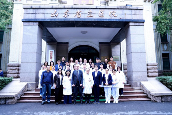 《British Journal of Dermatology》主编John McGrath教授到医院开展学术交流 《British Journal of Dermatology》主编John McGrath教授到医院开展学术交流
