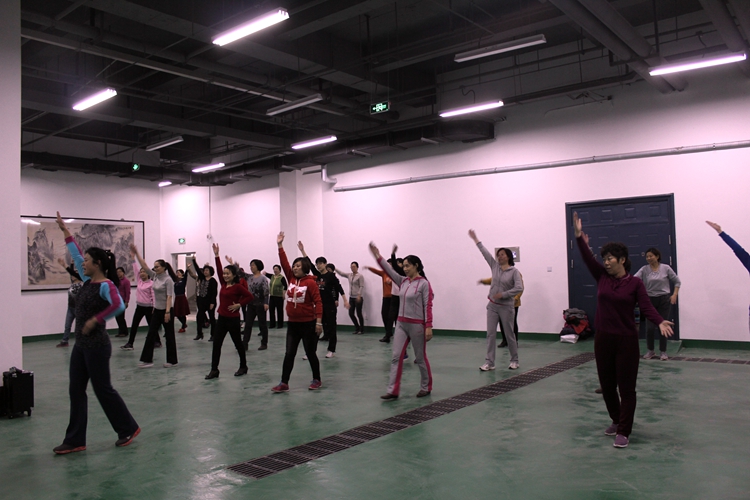 开展活动+216.jpg 开展活动+216.jpg