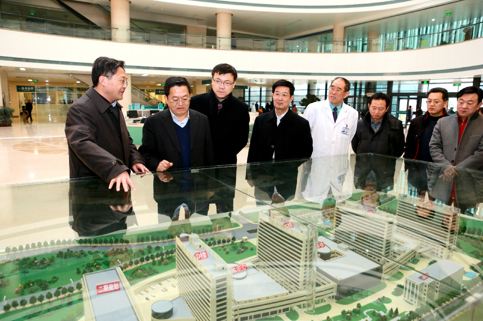 一版左侧(摄影高宪伟).JPG 一版左侧(摄影高宪伟).JPG